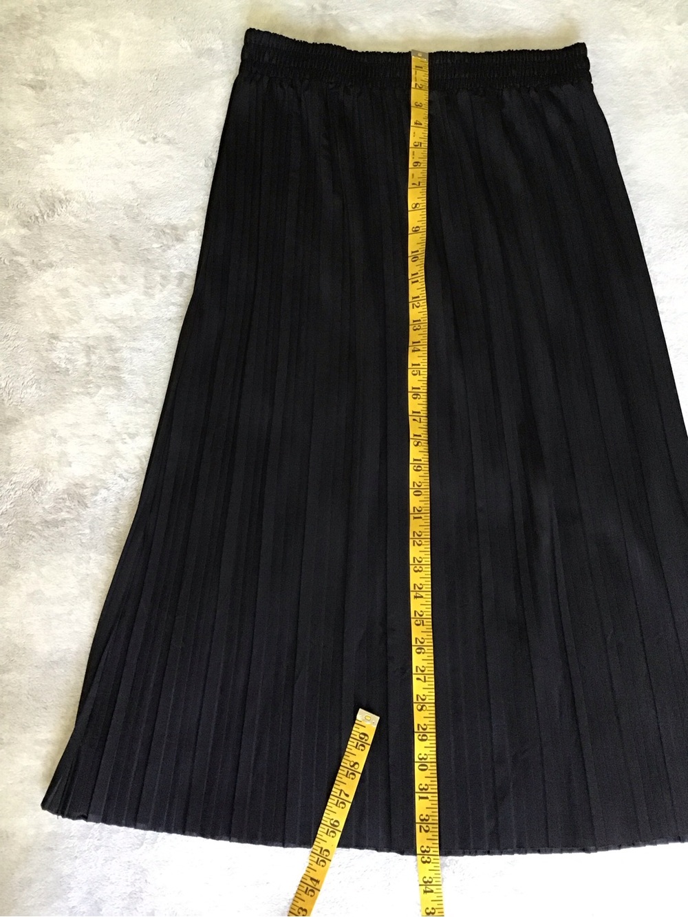 P.O.S.H. Black Pleated Midi Skirt Size Large Elastic Waist Polyester Blend - Picture 3 of 7